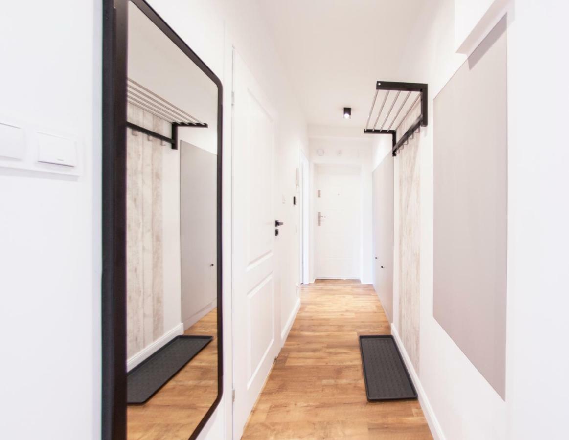 Family Luxury Comfort Old Town Apartament, 1-8, 2 Sypialnie I Salon, Parking W Cenie Gdansk Exterior foto